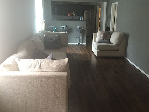 Living room/ dining room