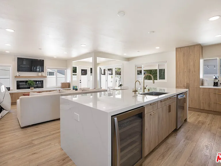 12831 Red Hill Ave — Photo 12