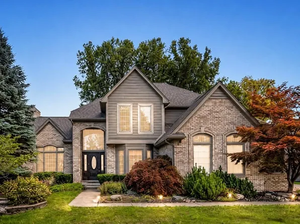 1058 Covington Place Dr, Rochester Hills, MI 48309