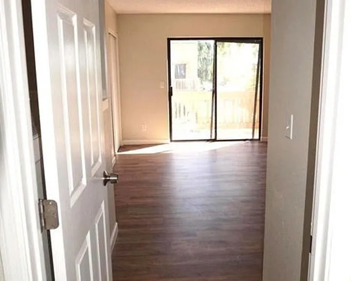 12245 N 21st Ave #1 — Photo 10