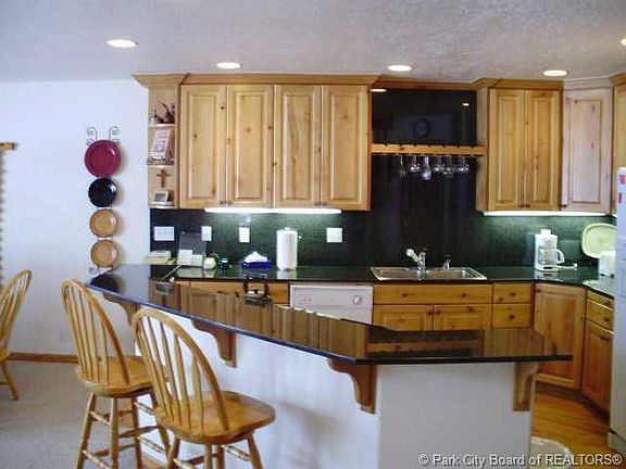 5th image of 2408 Deer Lake Dr #16A
