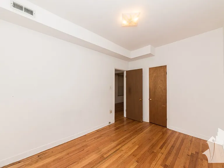 1509 W Barry Ave #2 — Photo 6