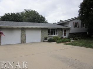 403 S School St, Minier, IL