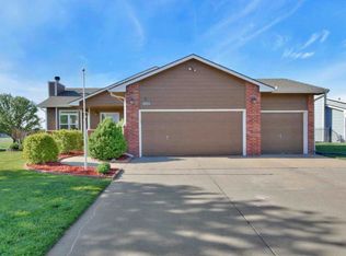 1905 E Summerwood St, Goddard, KS 67052