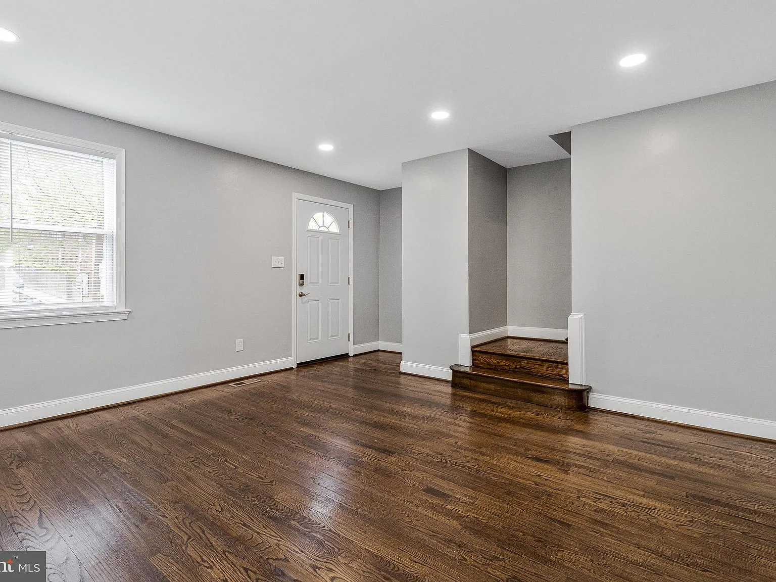 4 bed, 2.0 bath, 1824 sqft, $3,295 — Photo 3