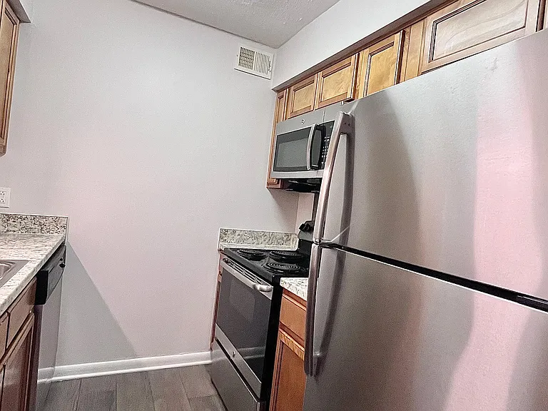 Chase Cove Apartments — Photo 86