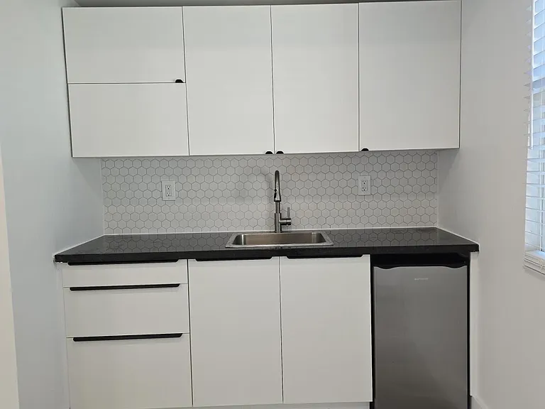 4648 SW 24th Ave #2 — Photo 7