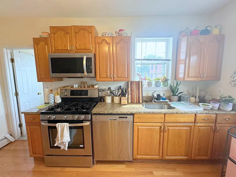 286 Salem St — Photo 2