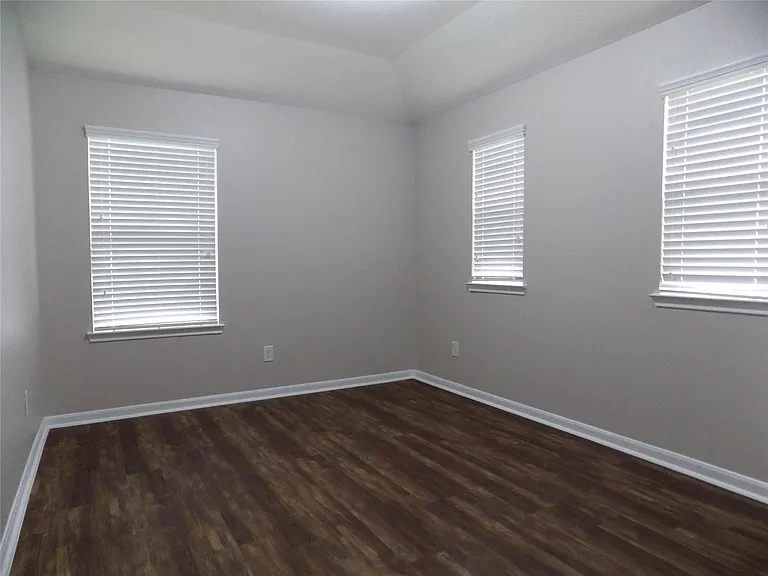 3702 Aubergine Springs Ln — Photo 25