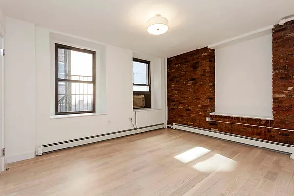 Rented by Town Residential | media 8