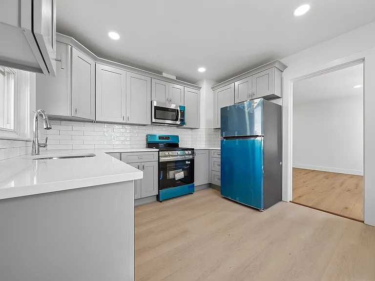 41 Southfield Ave #2L — Photo 7