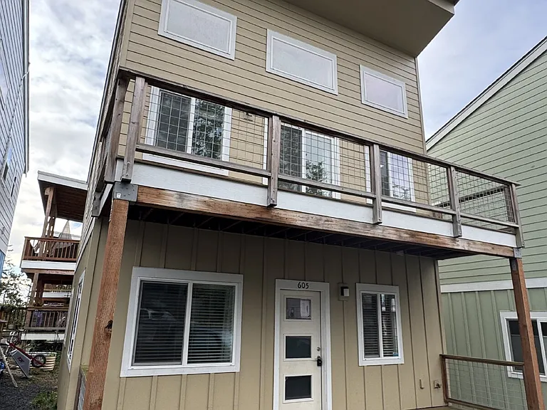 605 Finnegan Way — Photo 1
