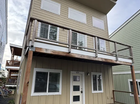 605 Finnegan Way, Friday Harbor, WA 98250