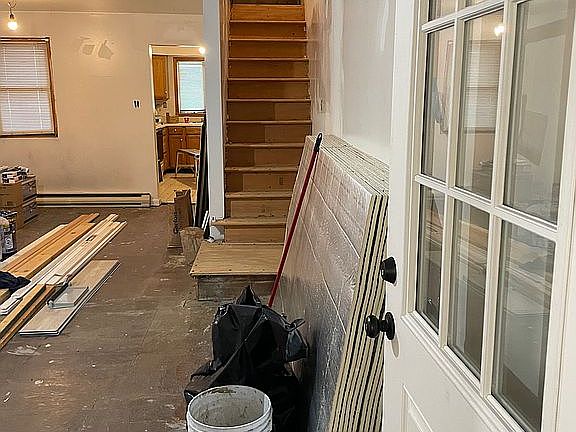 5th image of 258 New St