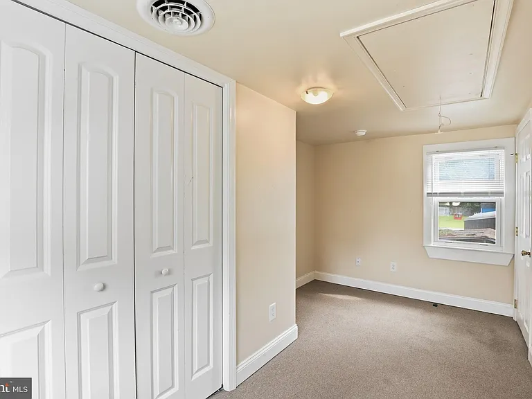 4 Thorn St — Photo 25