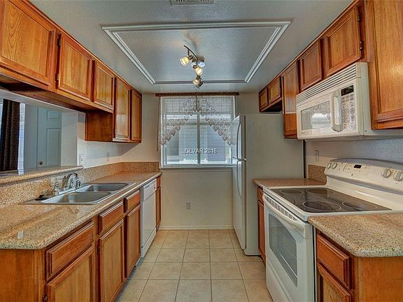 2nd image of 5811 Medallion Dr Unit 103