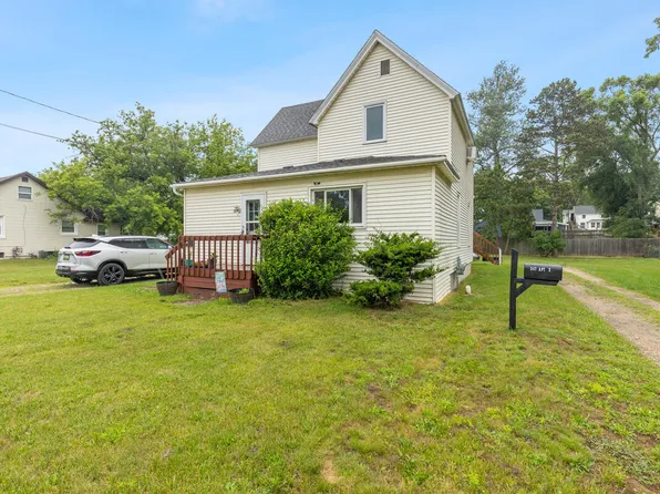 347 E Gardner St, Sparta, MI 49345