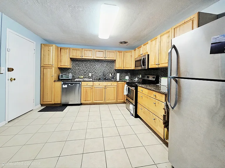 205 Kent St — Photo 2