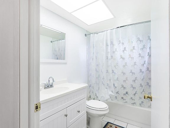 3rd image of 504 SE 6th Ter APT 1