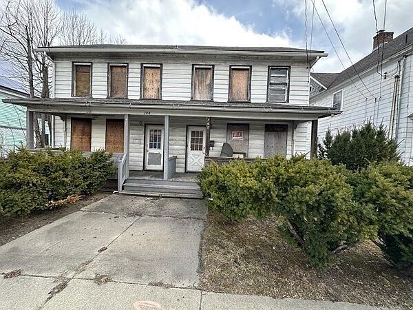 1st image of 242 Wahconah St