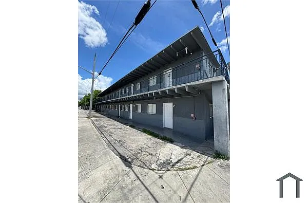 Building Photo - 485 SW 4th Ave #1