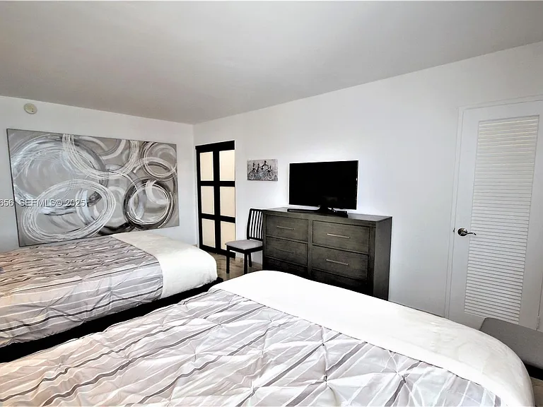 5161 Collins Ave #1610 — Photo 14