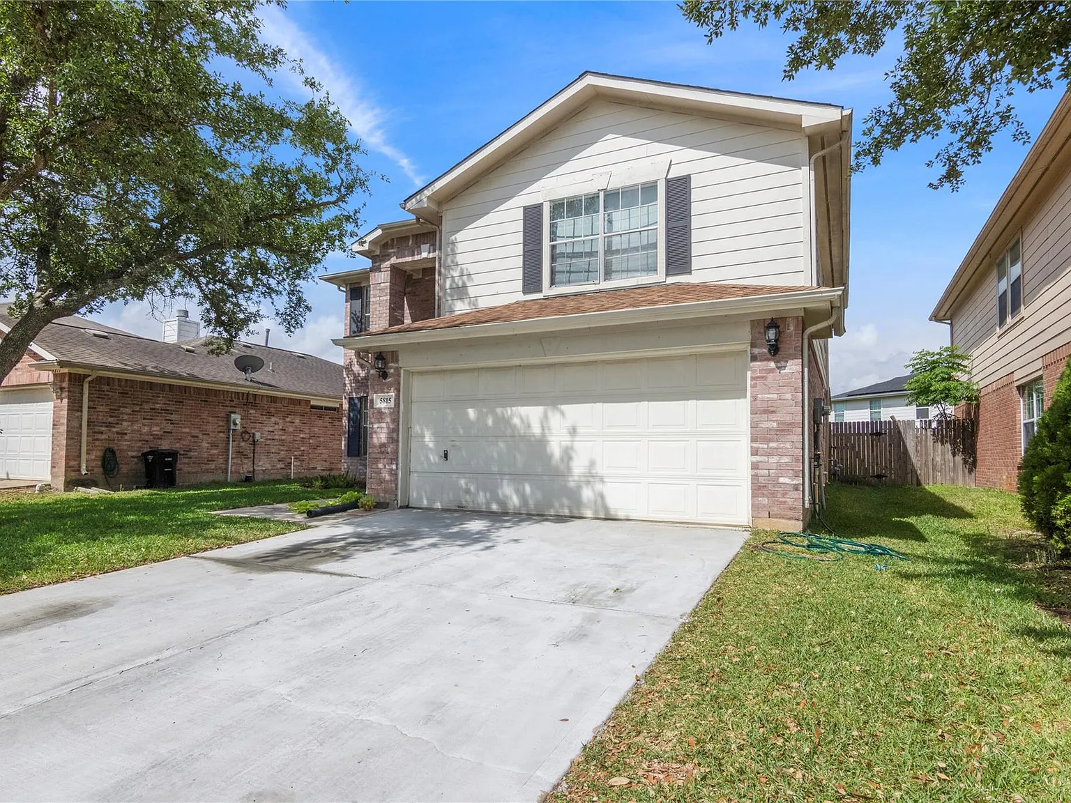 3 bed, 2.5 bath, 1810 sqft, $1,850 — Photo 2