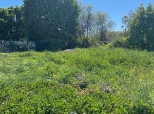 98 Mill St, Paterson, NJ 07501