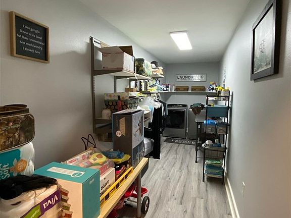 5th image of 7215 Sanderson Ln