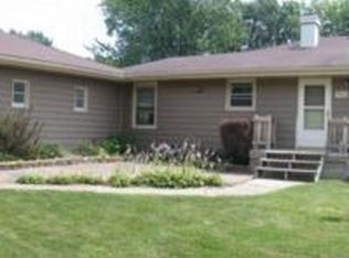 203 Briar Ln, Lindenhurst, IL 60046