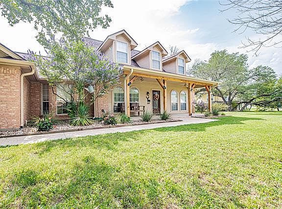 3rd image of 907 Mallard Pointe Dr