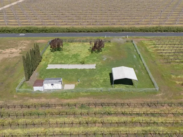 15330 Smith Rd, Lodi, CA 95240