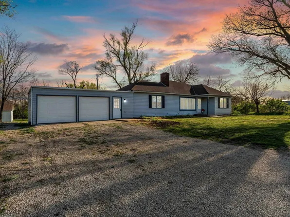 731 SE 45th St, Topeka, KS 66609