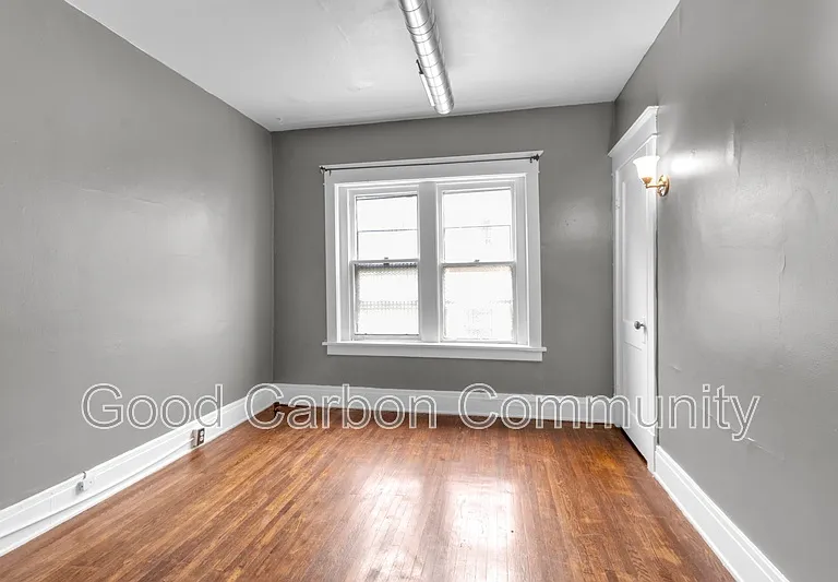 81 Saranac Ave #UPPER — Photo 11