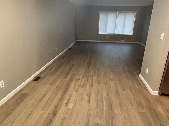 5th image of 37 Lone Star Ln