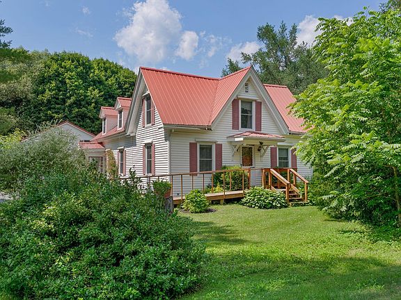 3rd image of 13 Smithtown Road
