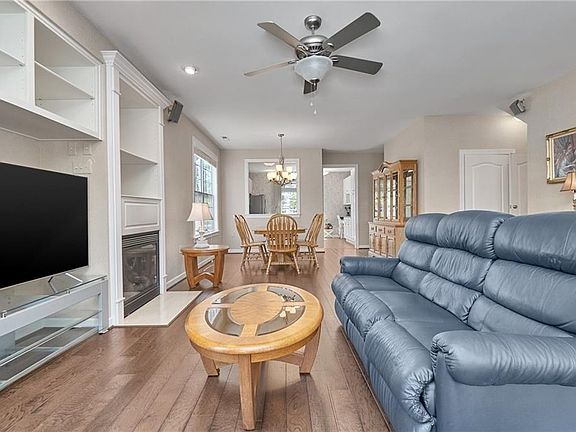 4th image of 5249 Norwell Ln