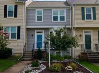 5854 Watermark Cir, Centreville, VA 20120