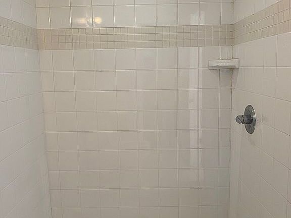 2nd image of 13646 Hanford Ct