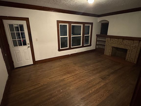 4th image of 3544 W 61st St
