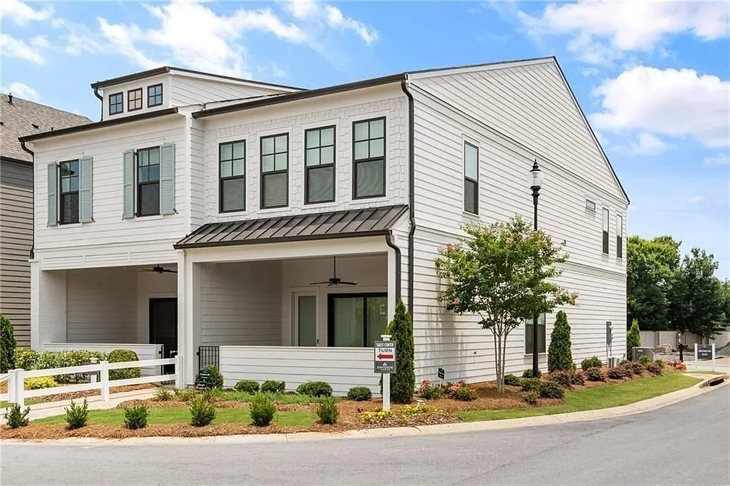 3 bed, 3.0 bath, 1849 sqft, $3,000 — Photo 2
