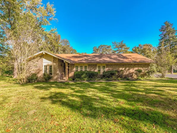 114 N Woodland Dr, Conway, AR 72032