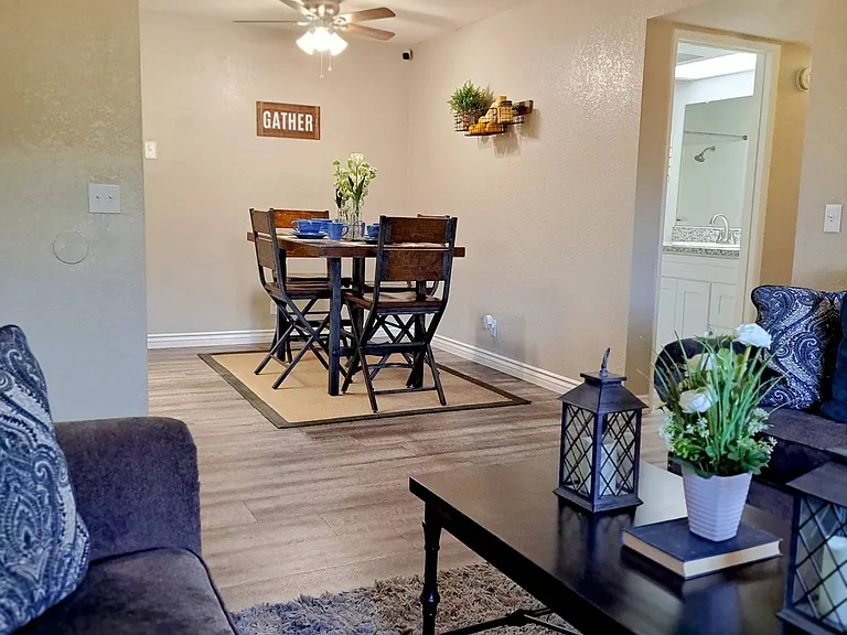 Raintree Apartments — Photo 5