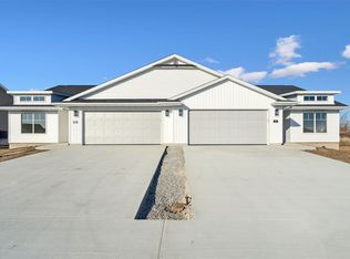 137 Hackberry Dr, Palo, IA 52324