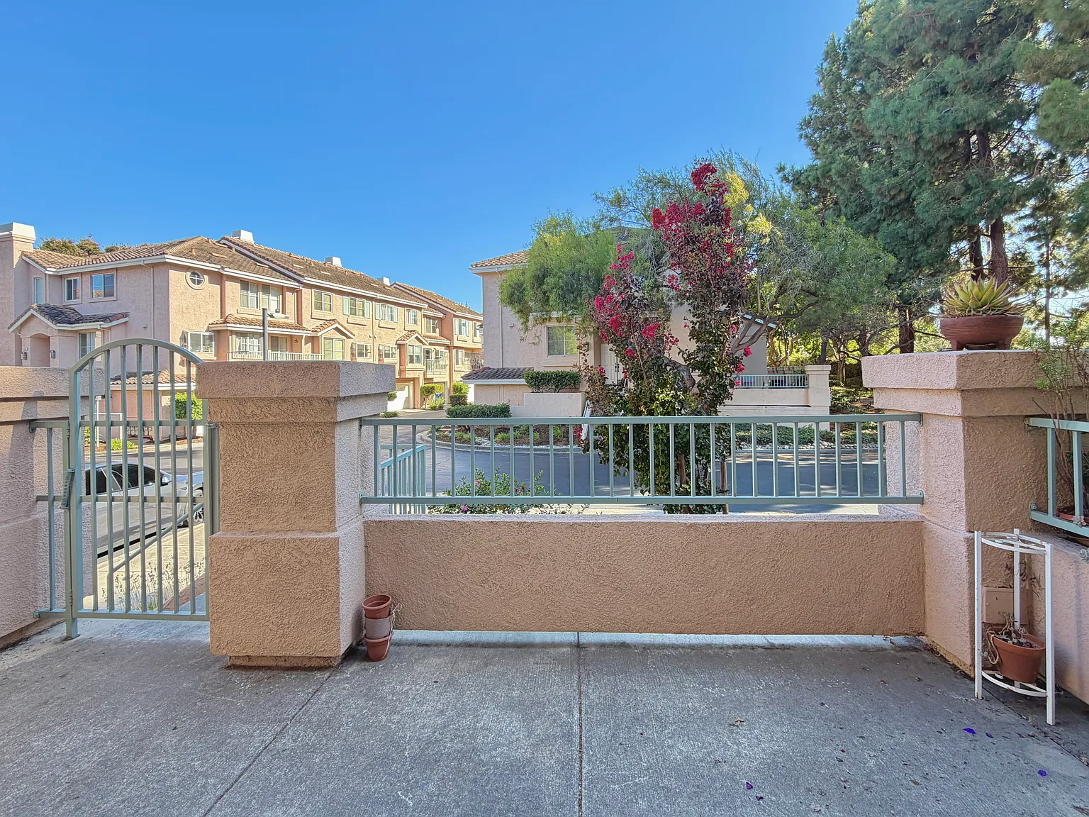 3 bed, 1514 sqft, $4,250 — Photo 2