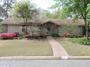 6 Crownpoint Rd, Little Rock, AR 72227