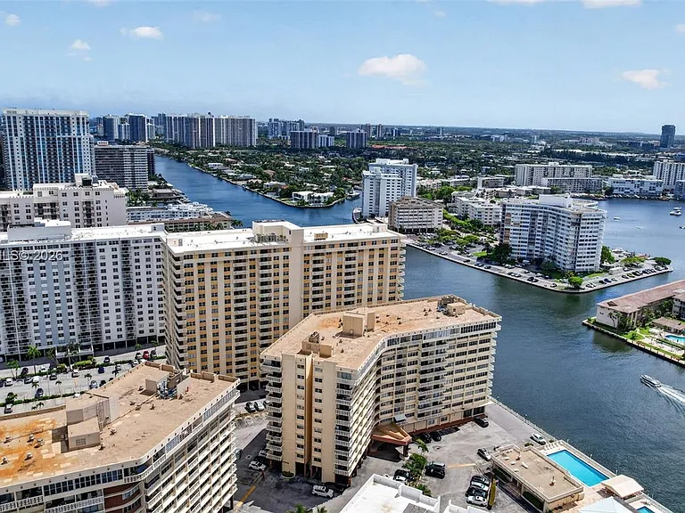 1817 S Ocean Dr #Penthouse 19 — Photo 34