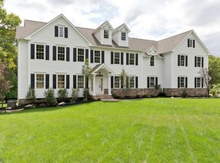 8 Sneider Rd, Warren, NJ 07059