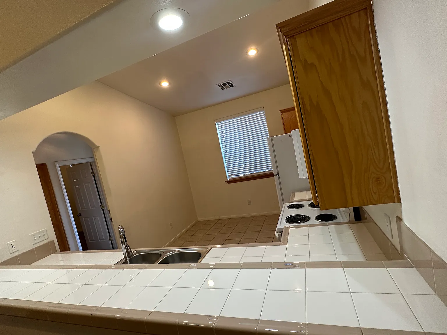 2 bed, 980 sqft, $1,275 — Photo 3
