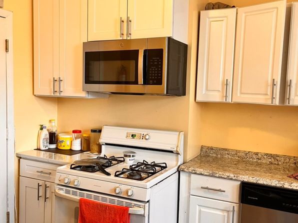 277 Griffith St Floor 2